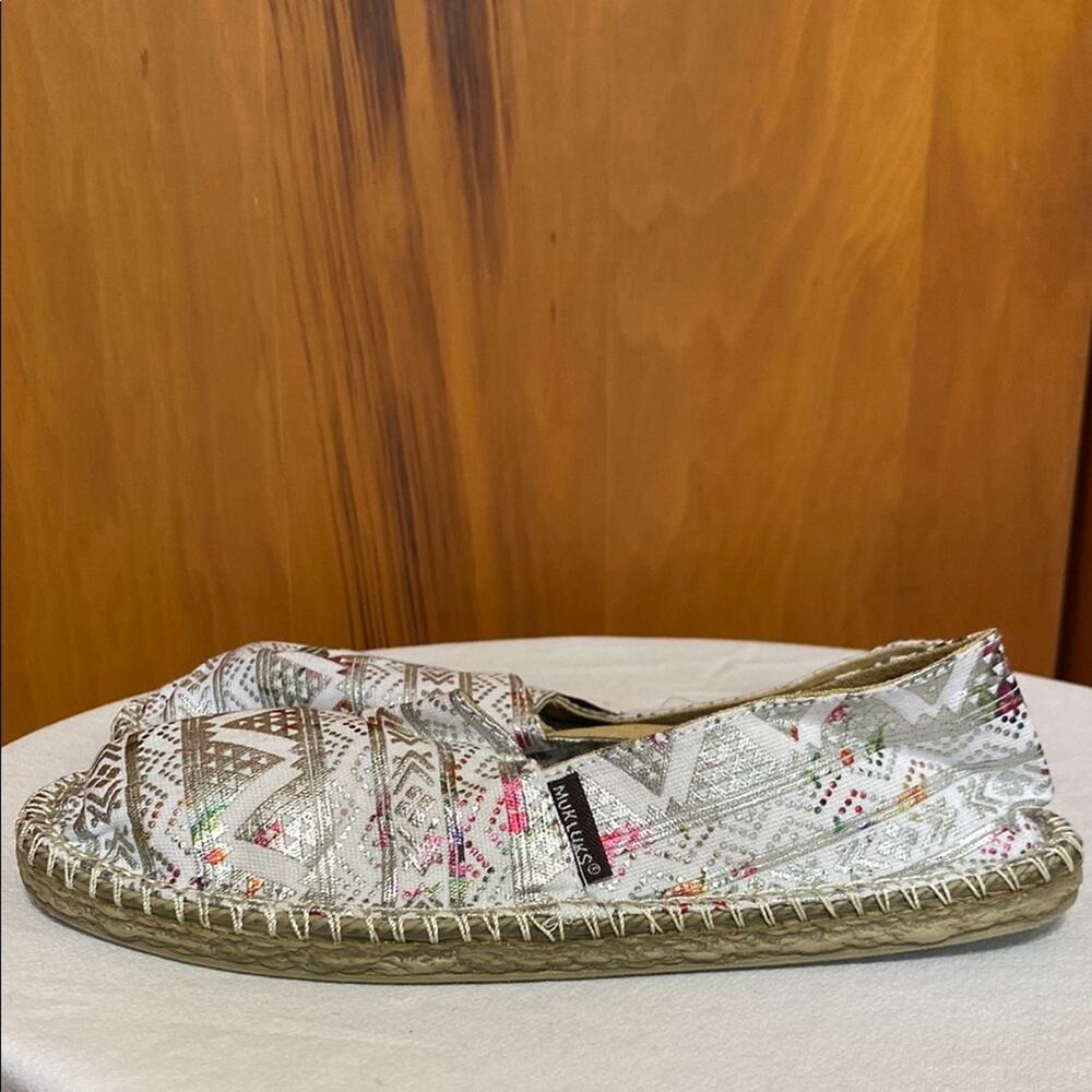 NWT Muk Luks Silver Pink Espadrilles Slip-On Shoes Summer Tribal Craft Art Boho